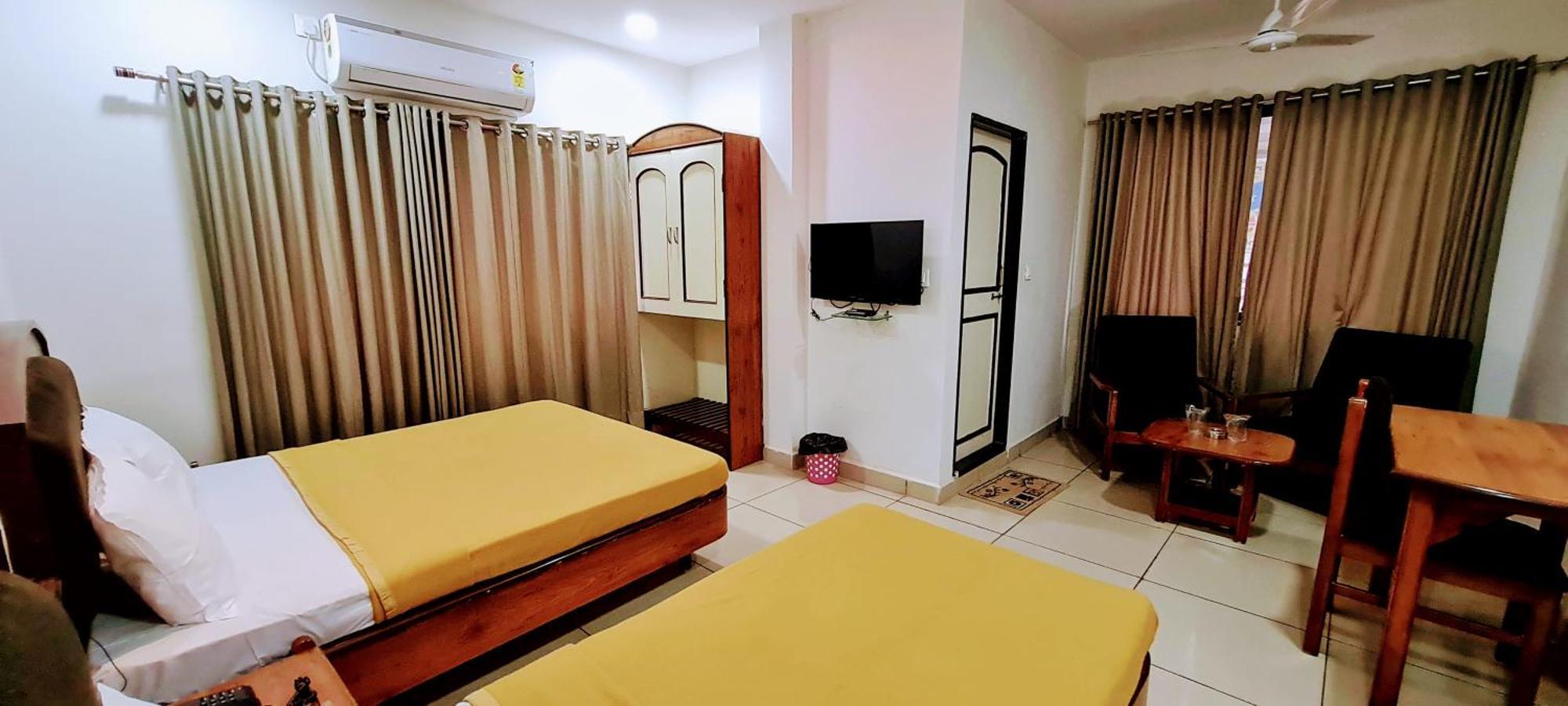 Hotel Tirth Ankleshwar Zewnętrze zdjęcie