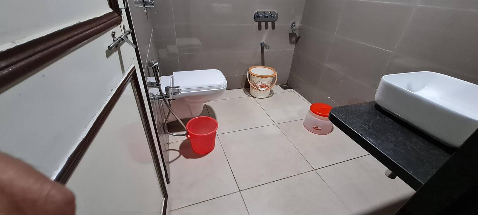 Hotel Tirth Ankleshwar Zewnętrze zdjęcie